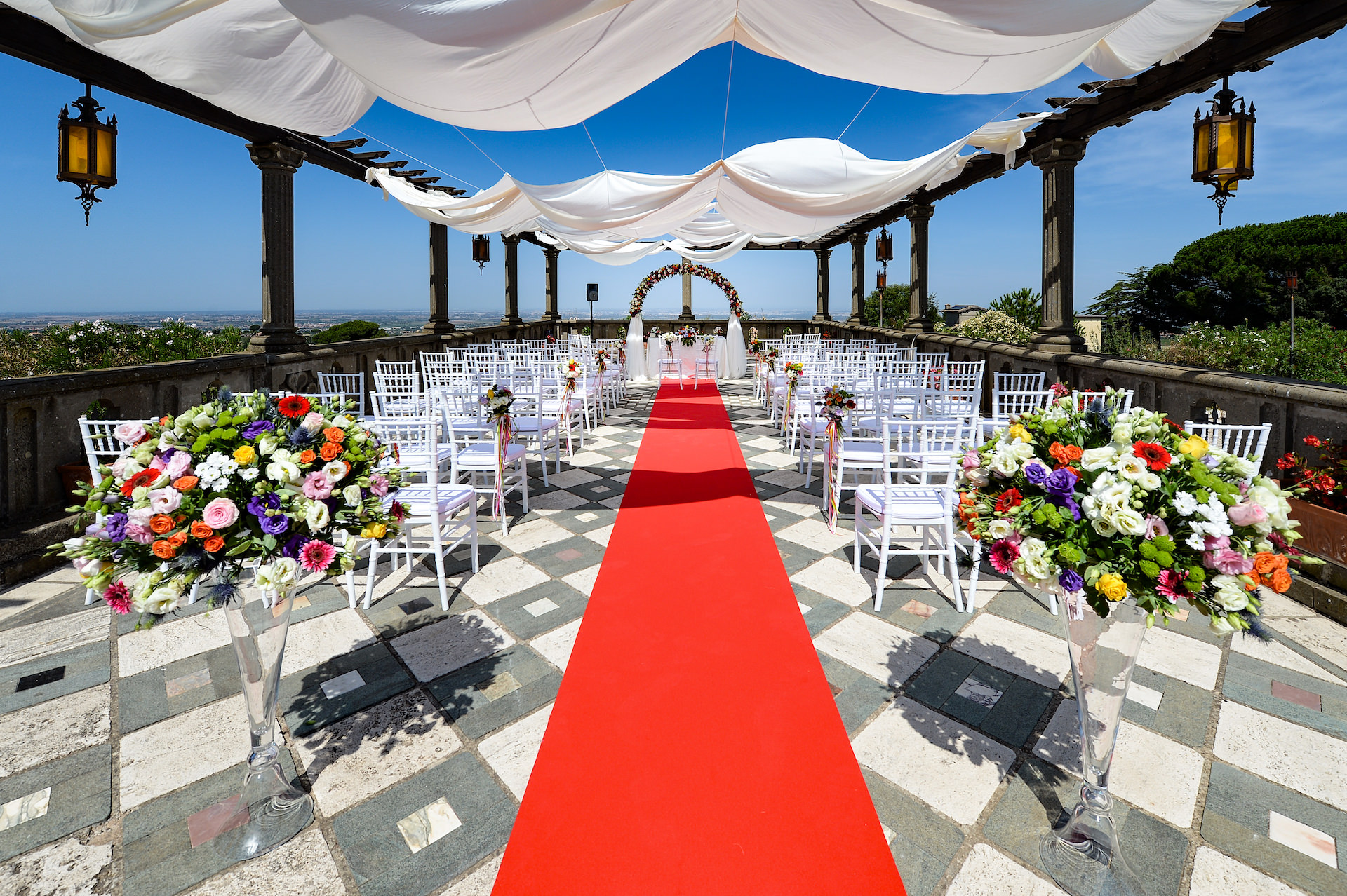 Allestimento per una cerimonia a Villa Monte d’Oro